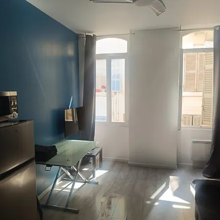 Appartement 2 Pieces Proche Vieux Port De *